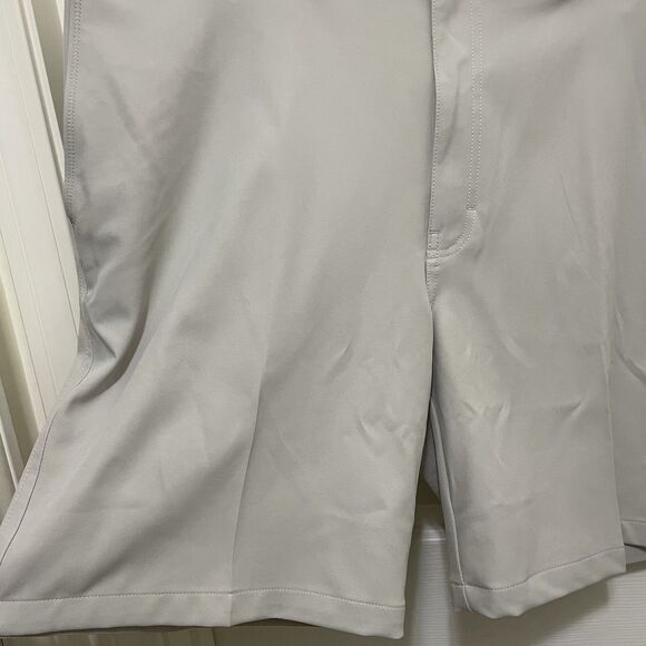 Haggar Cool 18‎ Pro 4-Way Stretch Golf Shorts Expandable Waist Men's Size 44 - Picture 3 of 8